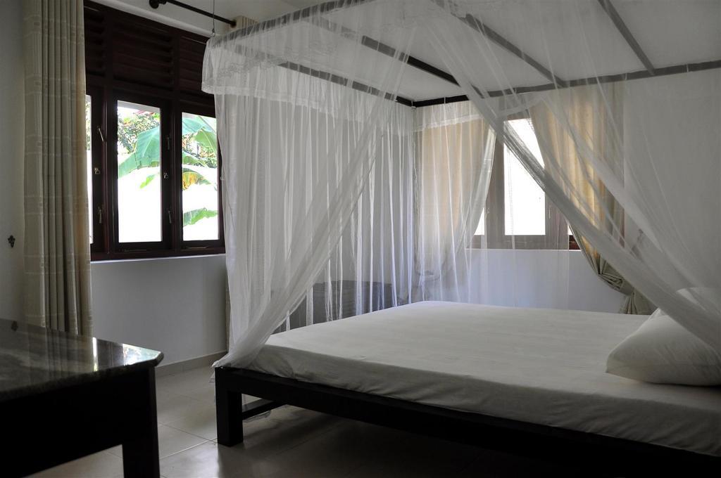 Harris Villa Hikkaduwa Quarto foto